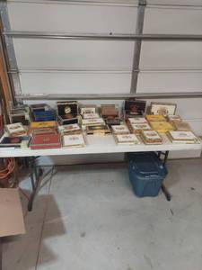 lot 1182 image: Premium Cigar Box Collection