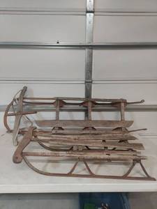 lot 1186 image: Wooden Sled Collection - Boards Need Repaired