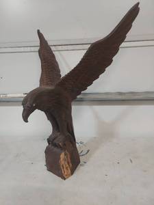 lot 1237 image: Carved Wooden Eagle Figurine