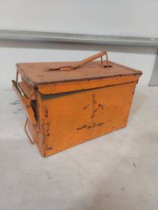 lot 1256 image: Metal Ammo box