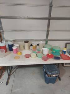 lot 1296 image: Mixed Tupperware and Plastic Kitchenware Collection