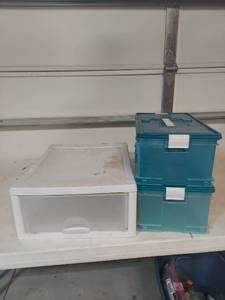 lot 1308 image: Plastic Storage Container Set