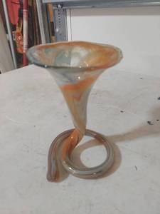 lot 1309 image: Hand Blown Art Glass Vase with Swirl Pattern