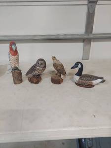 lot 1318 image: Hand Carved Wooden Bird Figurines Collection - Set of 4