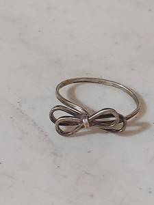 lot 1320 image: Sterling Silver Bow Ring