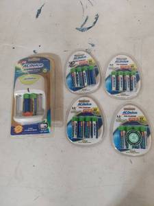lot 1336 image: ACDelco Battery Charging System with Rechargeable AA Batteries