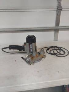 lot 1344 image: Porter Cable Model 7403 Variable Speed Paint Remover