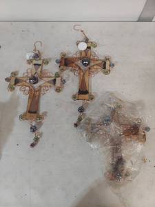lot 1357 image: Copper Wire Glass Bead Cross Ornaments