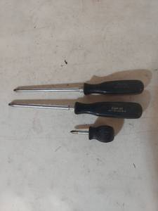 lot 1398 image: Snap-on Screwdriver Set with Black Handles