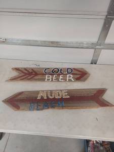 lot 1412 image: Wooden Beach Directional Signs Set