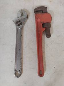 lot 1769 image: Heavy Duty Adjustable Wrench and Pipe Wrench Set