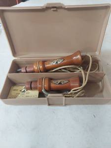 lot 3401 image: Varmint Getter Predator Call Set with Case
