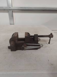 lot 3421 image: Heavy Duty Drill Press Vise