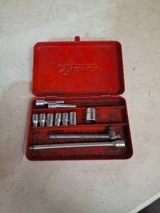 lot 1177 image: Snap-on Sockets with Handle and Extensions in Case - 14 drive