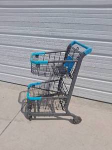 lot 11800 image: Small Shopping Cart