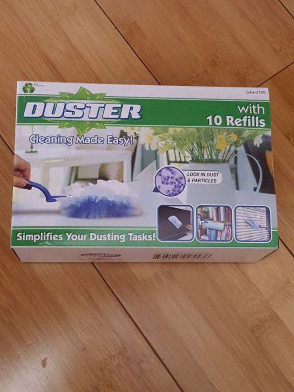 lot 4462 image: Duster with 10 refills