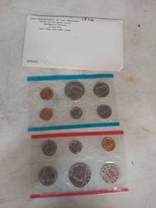 lot 2103 image: 1972 US Mint Uncirculated Coin Set