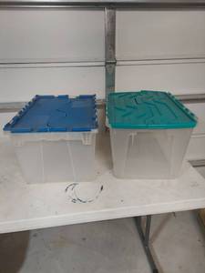 lot 2126 image: Plastic Storage Containers with Hinged Lids Set of 2
