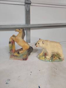 lot 2149 image: Animal Figurine Set Horse and Bear