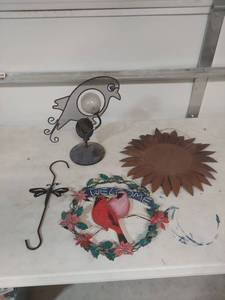 lot 2155 image: Garden Metal Decor - Welcome Wreath, Dragonfly Hook and Sunflower Wall Art