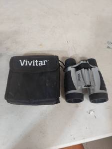 lot 2167 image: Vivitar 4x30 Compact Binoculars with Carrying Case
