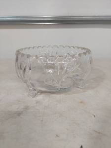 lot 2173 image: Cut Crystal Glass Footed Bowl with Star Pattern