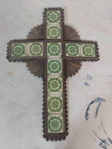 lot 2202 image: Folk Art Ceramic Tile Cross Wall Hanging