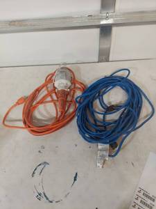 lot 2223 image: Portable Work Light with Extension Cord Bundle