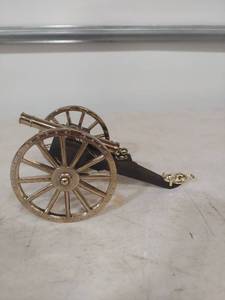 lot 2231 image: Brass Miniature Cannon Model