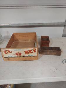 lot 2240 image: Wooden Crate Collection