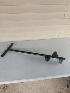 lot 1020 image: Manual Hand Ice Auger with T-Bar Handle