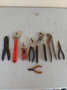lot 1038 image: Mixed Hand Tool Lot - Pliers, Wire Stripper and More