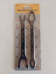 lot 1056 image: Huxley 2-Piece Universal Wrench Set