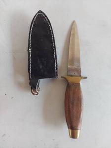 lot 1109 image: Stainless Steel Boot Knife Dagger with Leather Sheath