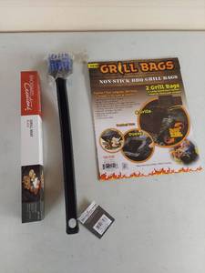 lot 1119 image: BBQ Grill Accessory Set - Grill Mat, Cleaning Brush & Non-Stick Grill Bags