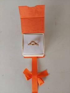lot 1152 image: Rope Twist Pearl Center Ring