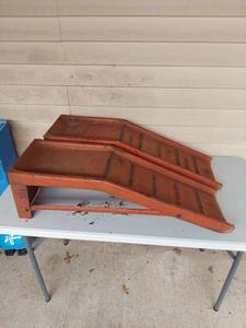 lot 1163 image: Heavy Duty Car Ramps Set of 2
