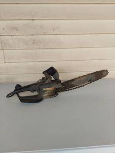 lot 1177 image: Remington Limb Trim Electric Chainsaw 14-Inch 8 Amp