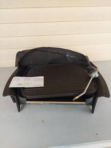 lot 1187 image: Coleman Grillin Griddle Portable Propane Grill with Carry Bag