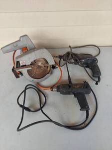 lot 1191 image: 3 Piece Corded Power Tool Lot - B&D 7-14 Circular Saw & Drills