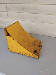 lot 1225 image: Heavy Duty Steel Wheel Chock