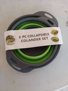 lot 1251 image: 2-Piece Collapsible Silicone Colander Set