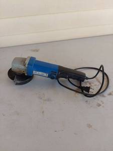 lot 1265 image: 4-12 Inch Electric Angle Grinder