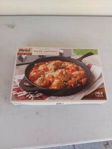 lot 1272 image: Parini Cookware Pre-Seasoned Cast Iron Deep Skillet 10.5 Inch
