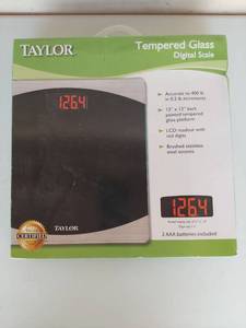 lot 1274 image: Taylor Tempered Glass Digital Bathroom Scale