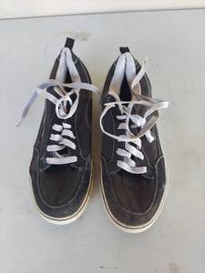 lot 1283 image: Dark Grey Canvas Low-Top Skate Sneakers with White Laces - Size 11