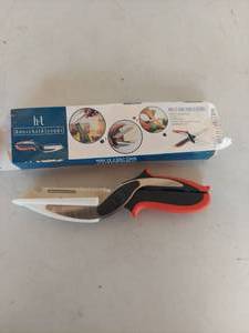 lot 2269 image: Household Trends Multi-Function Kitchen Scissors