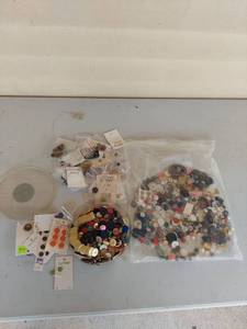 lot 2270 image: Large Mixed Button Collection Lot