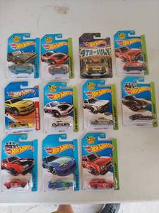 lot 2278 image: Hot Wheels Classic Cars Carded Collection - 11 Cars