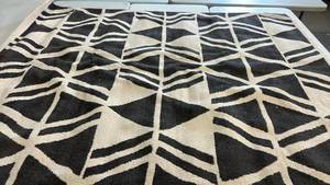 lot 2087 image: Threshold Geometric GrayIvory 5x7 Area Rug.